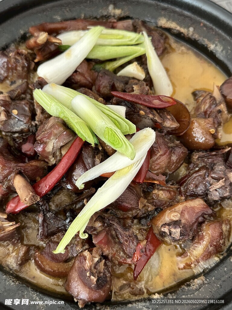 美味红烧鸡块烹饪画面