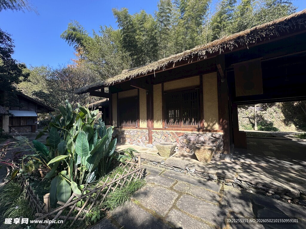 古朴乡村小屋