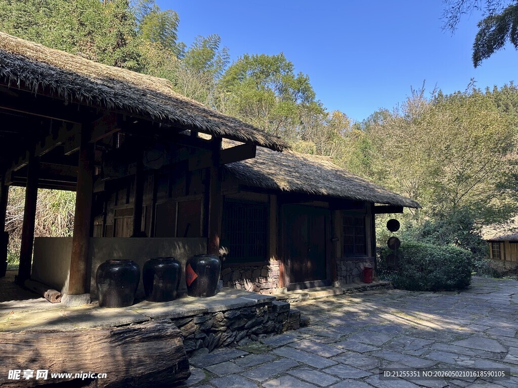 古朴乡村小屋