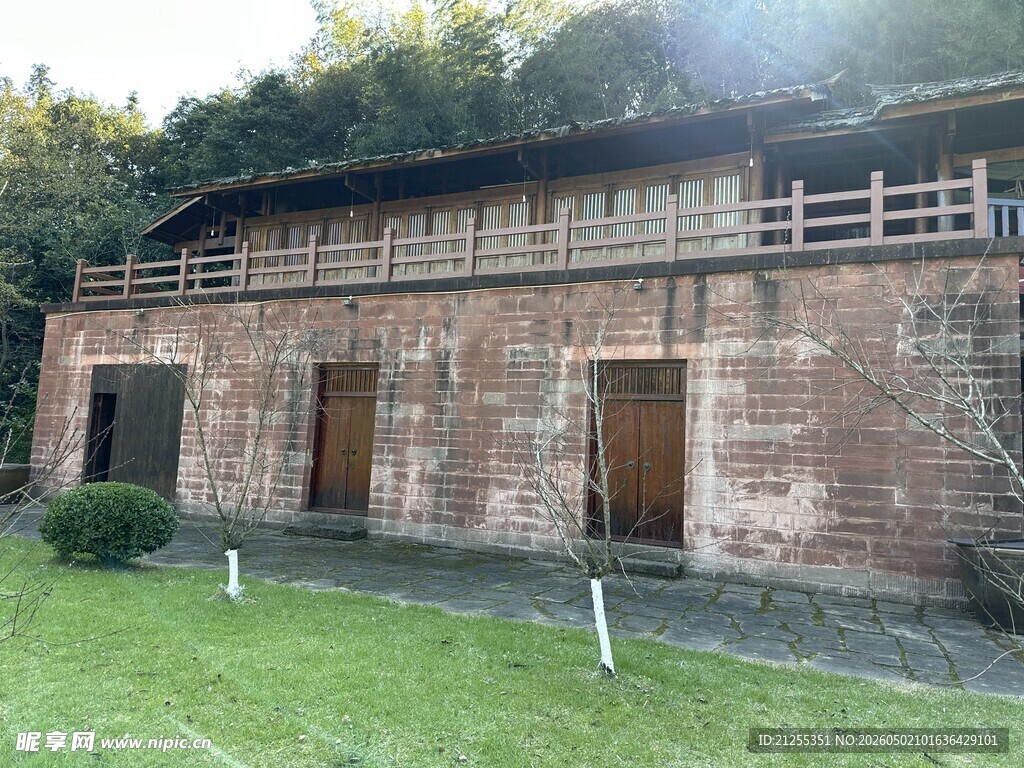 古朴砖砌建筑