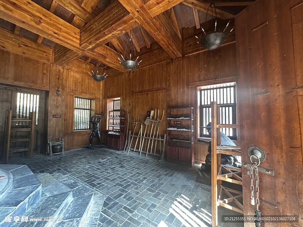 复古木质风格室内空旷房间