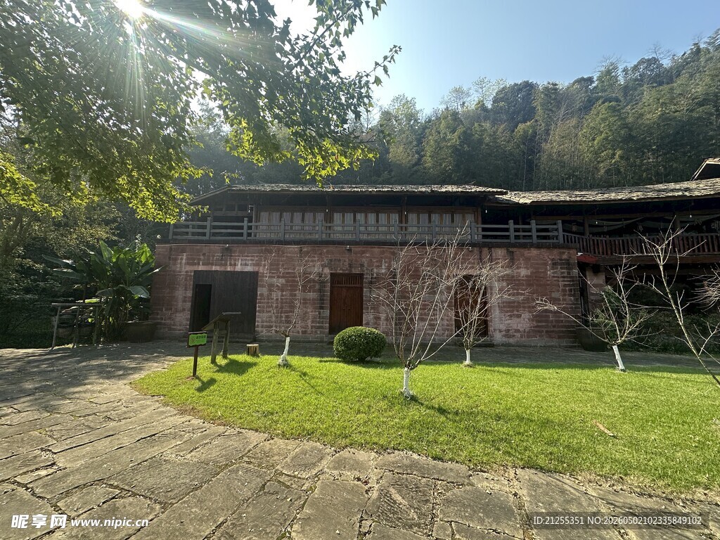 古朴庭院