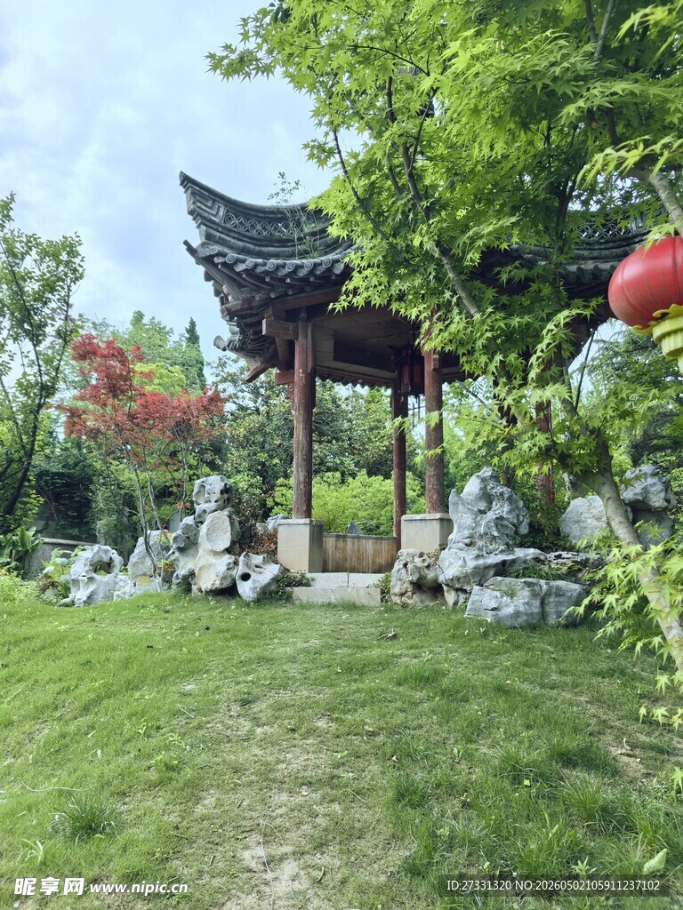 中式园林凉亭美景