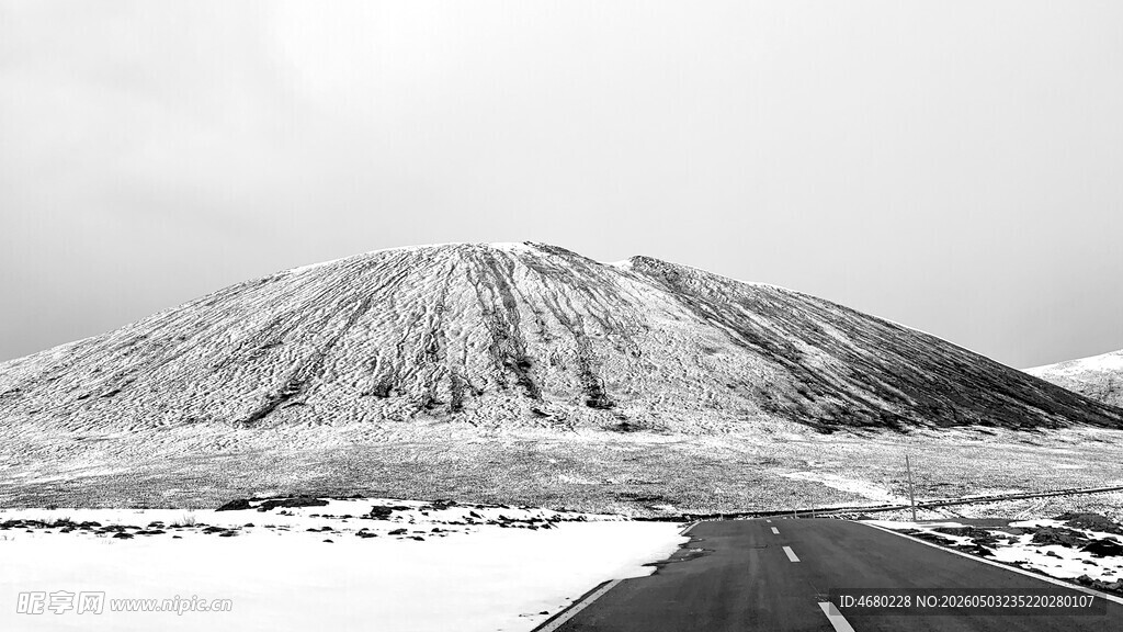 雪山公路景象