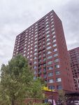 红砖高层公寓建筑景观