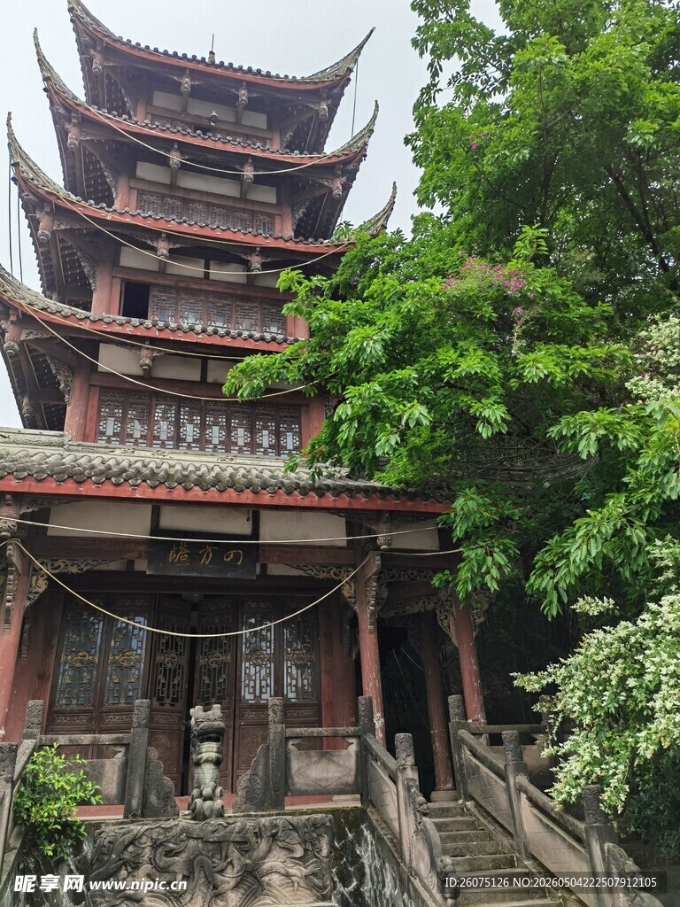 古色古香的中式多层楼阁