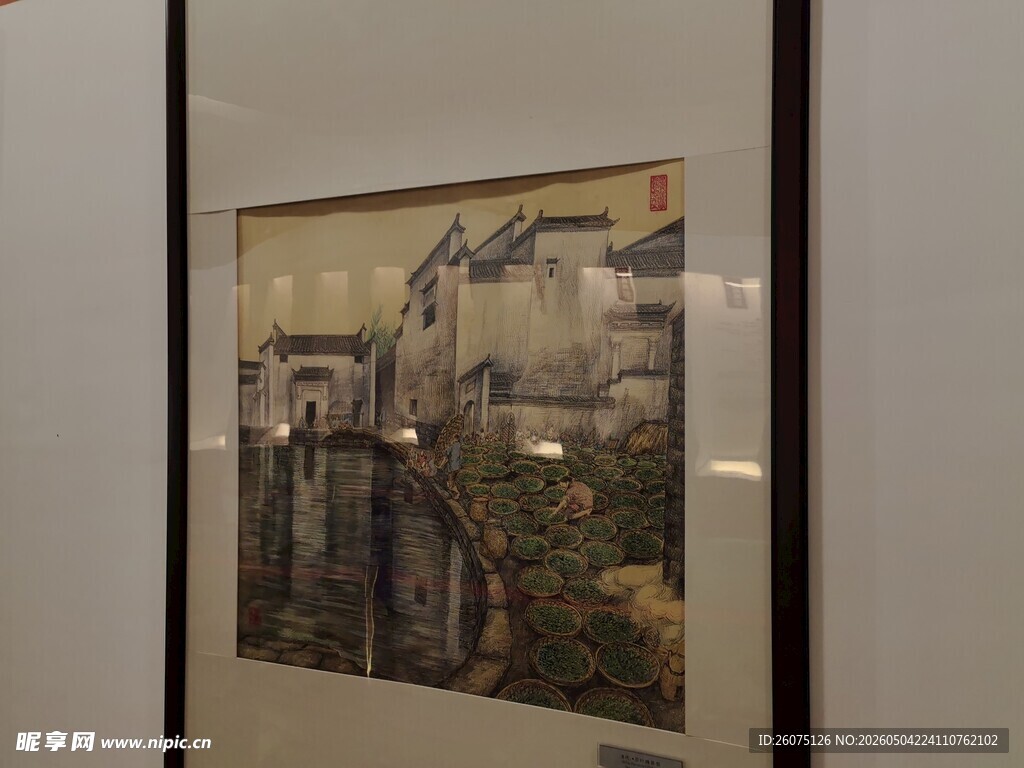 室内展示的精美画作