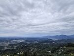 蒙顶山云雾缭绕的山峦景观
