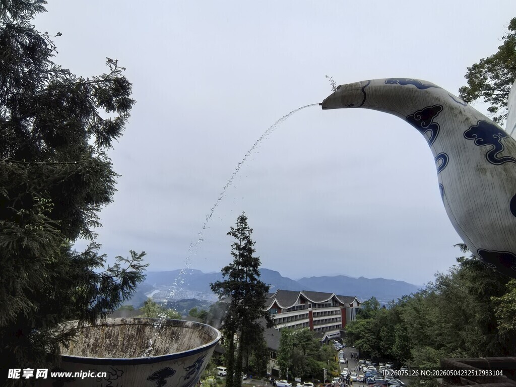 蒙顶山巨大悬空茶壶景观