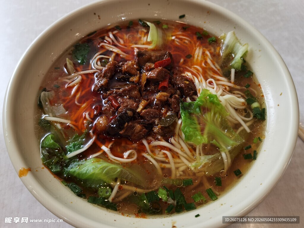 美味香辣牛肉面