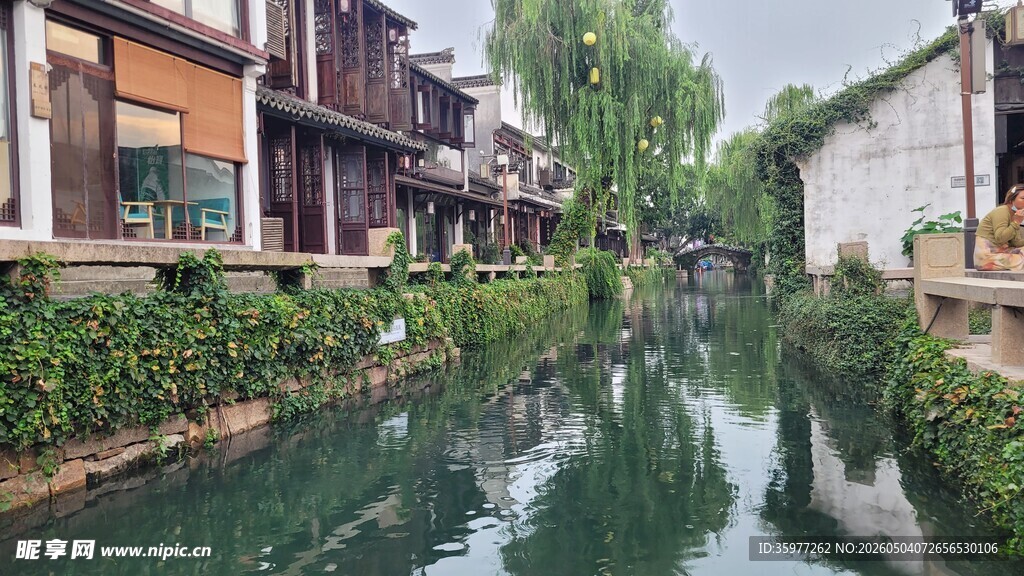 周庄水乡小巷流水景致