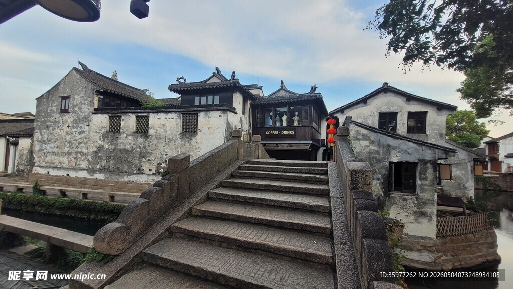 周庄古朴石桥风景
