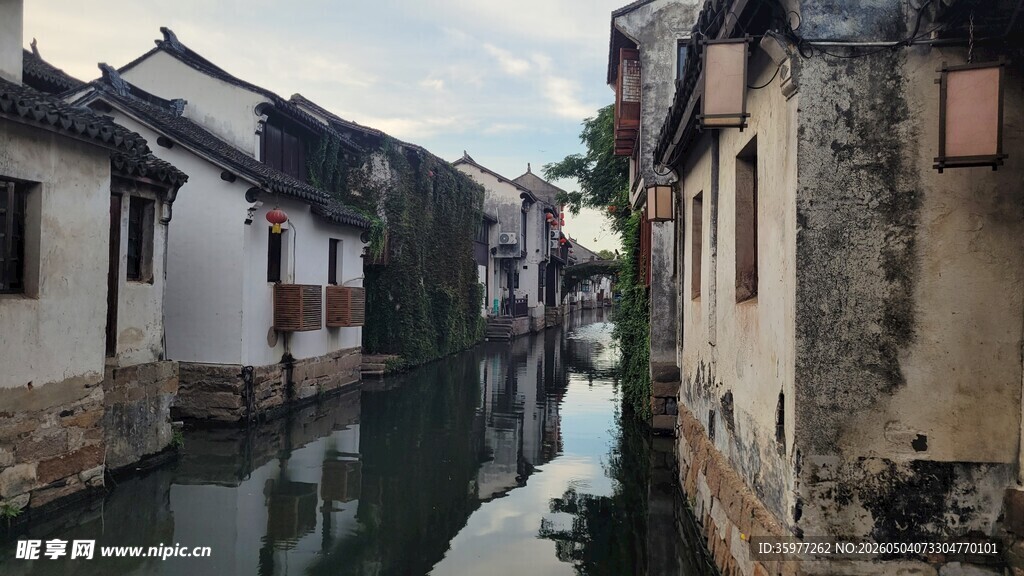 周庄古巷静谧美景