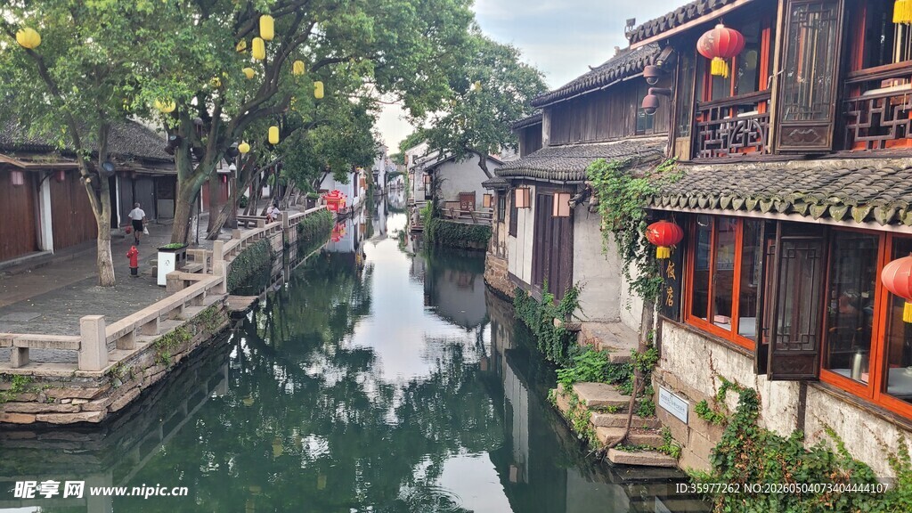 周庄古巷静谧美景
