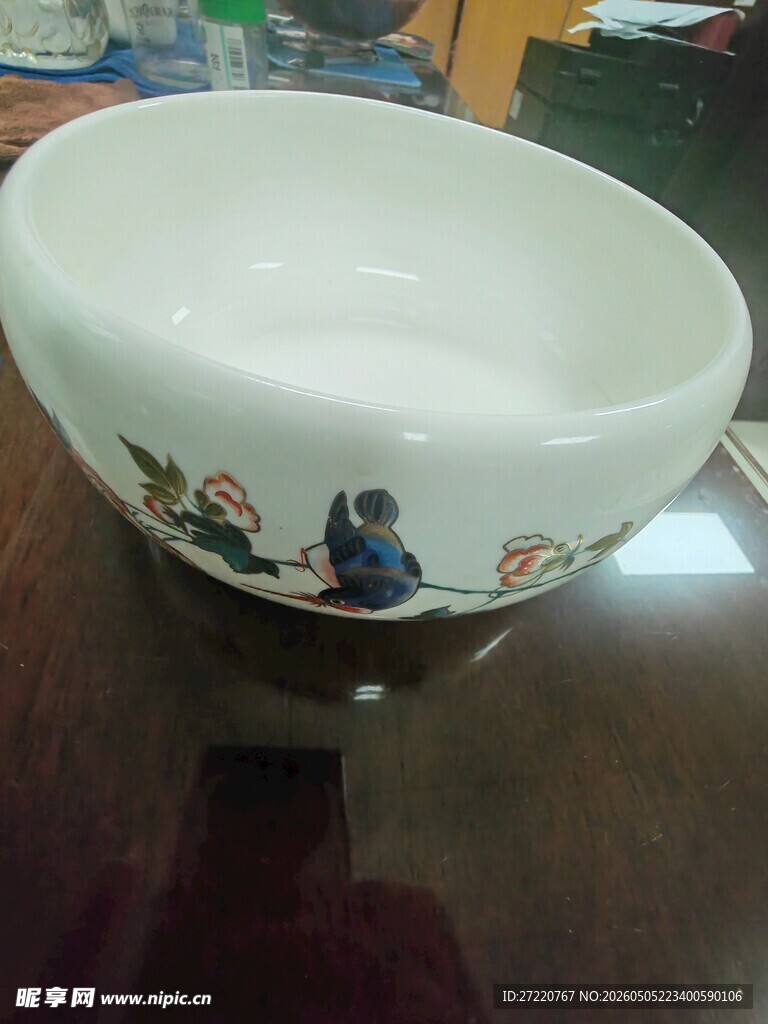 彩绘瓷碗