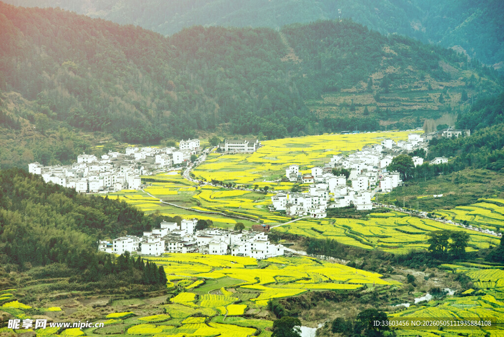 春日山村田园美景