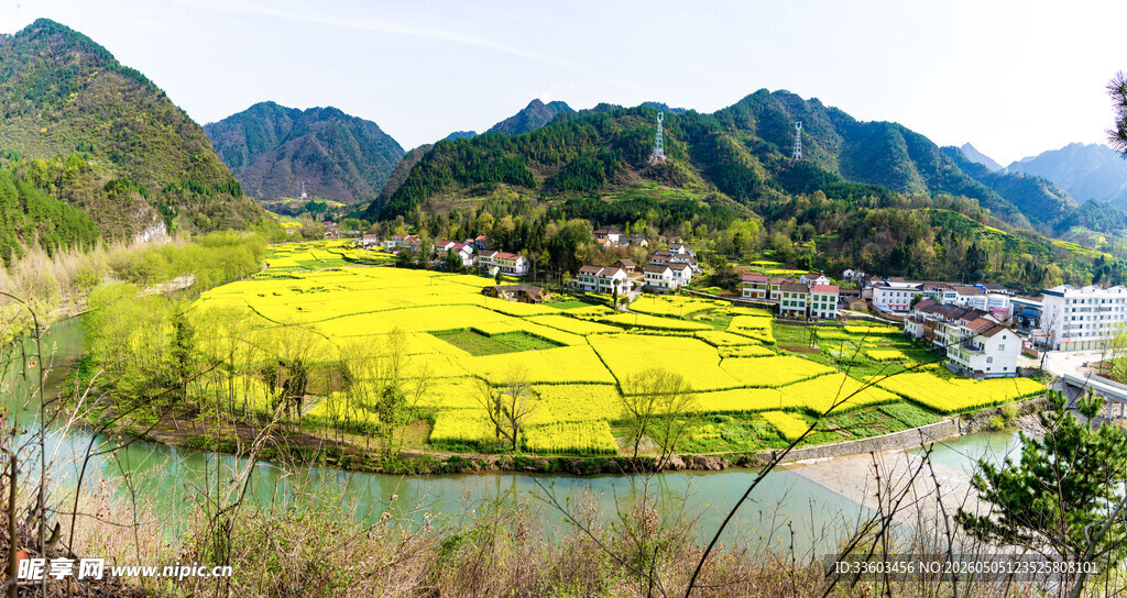 春日田园山水风光图