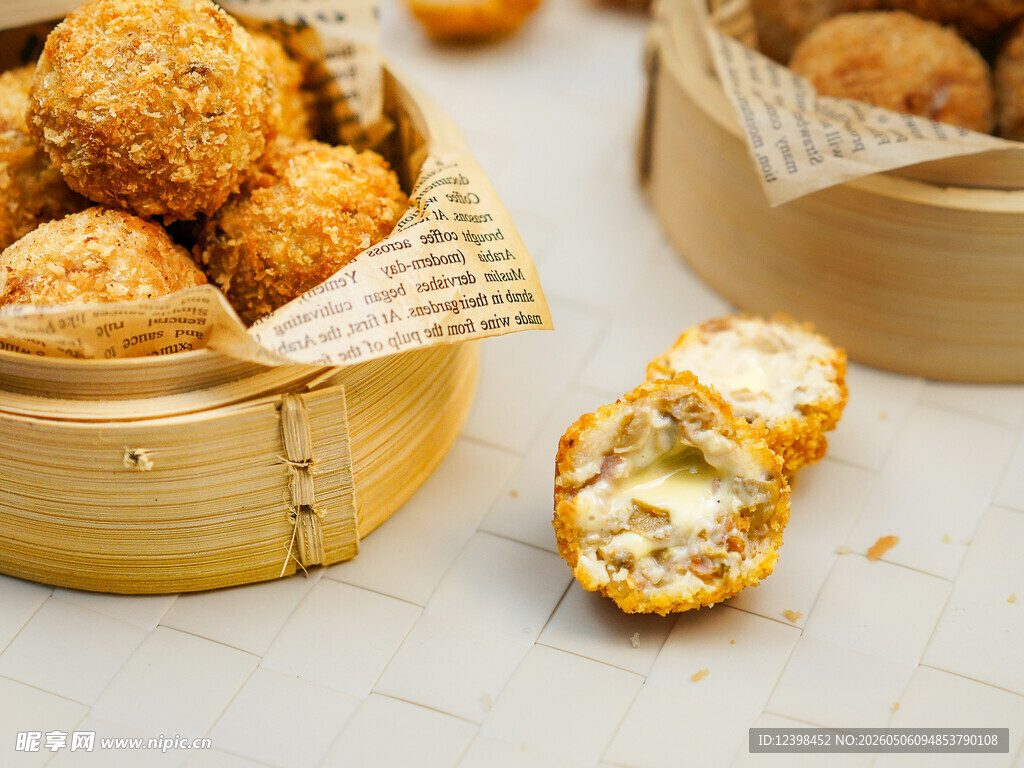 美味酥脆的特色糯米团子