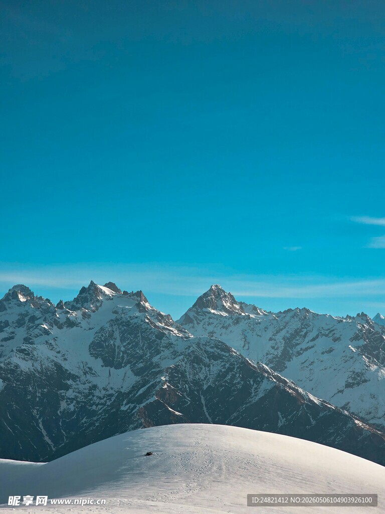 雪山壮丽风光