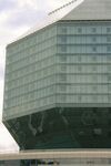 现代玻璃建筑外观特写