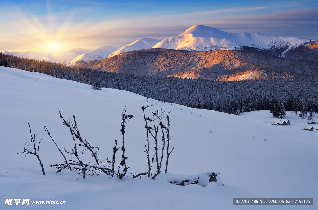雪后山间美景