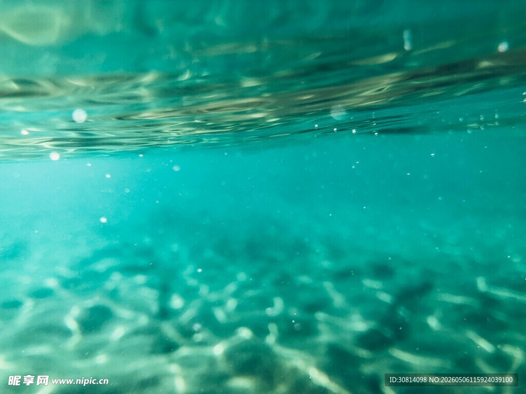 清澈海底美景