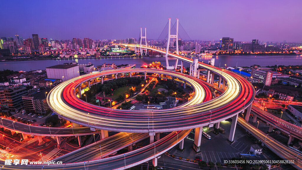 城市立交桥夜景绚丽风光
