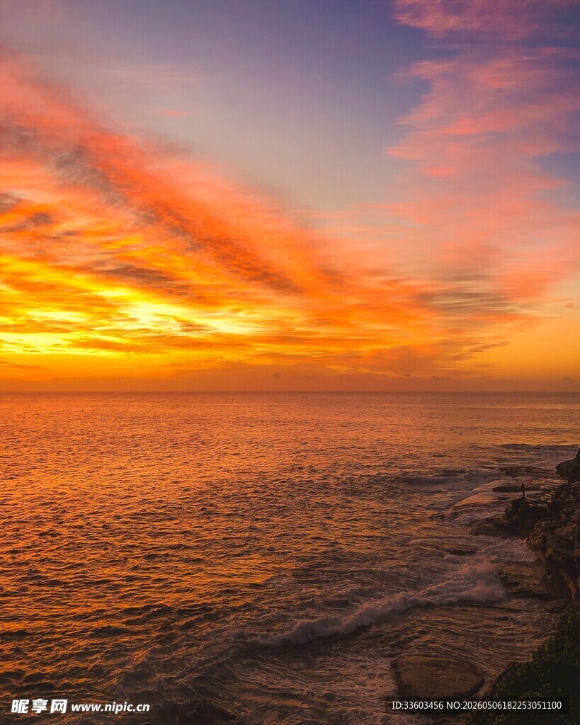 海边绚烂日落美景