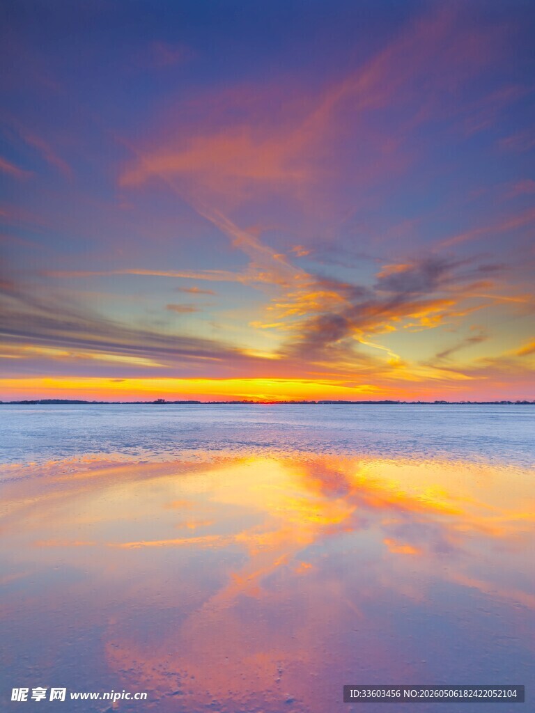 梦幻盐湖日落美景