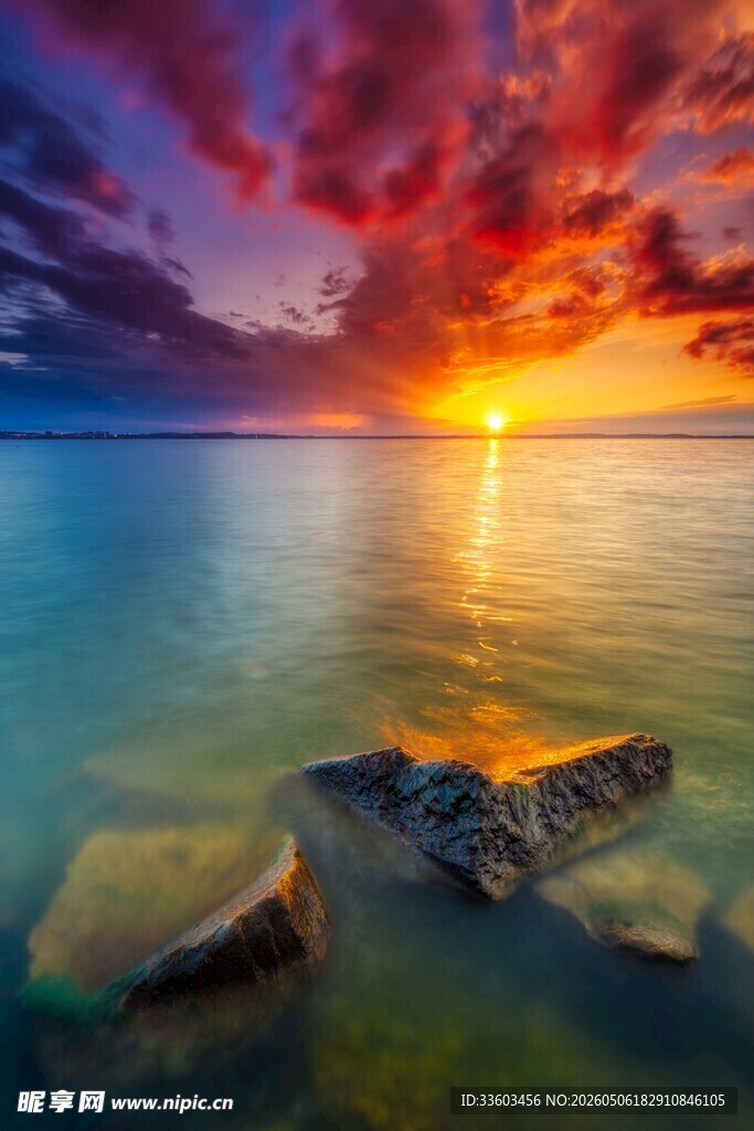 海边绚丽日落美景