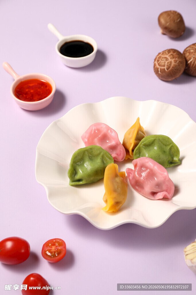 多彩美味饺子及蘸料组合
