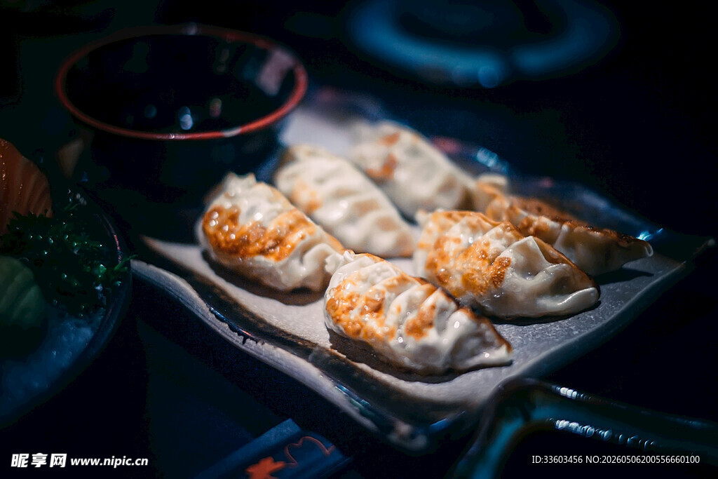美味烤制点心