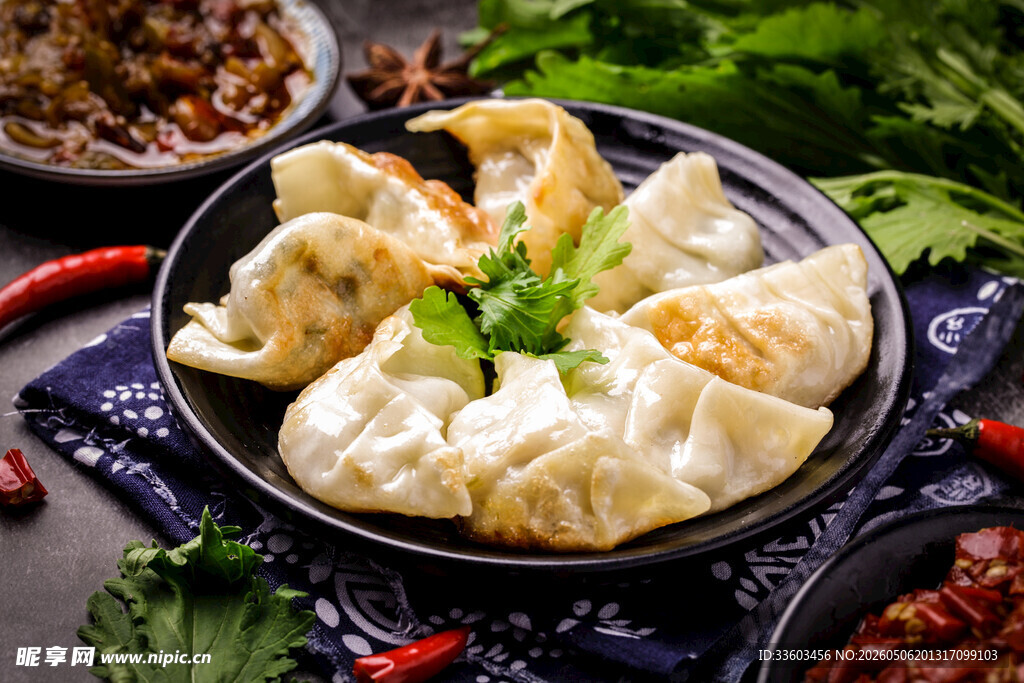 美味饺子摆盘精致诱人