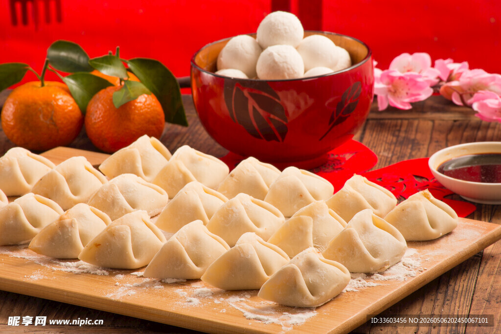 新春饺子与传统美食组合