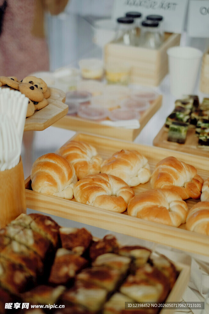 多样美味糕点展示