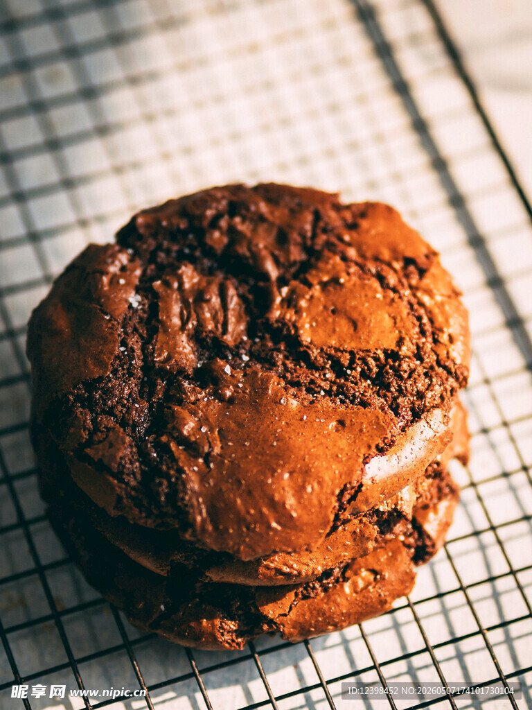 美味巧克力夹心饼干