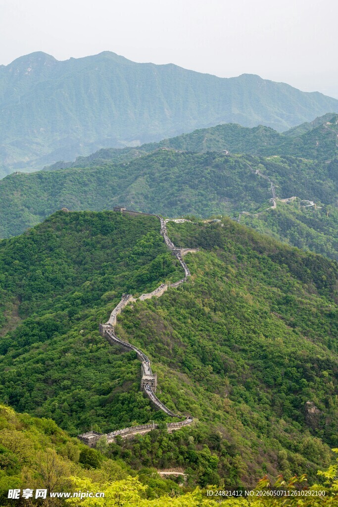 山间长城