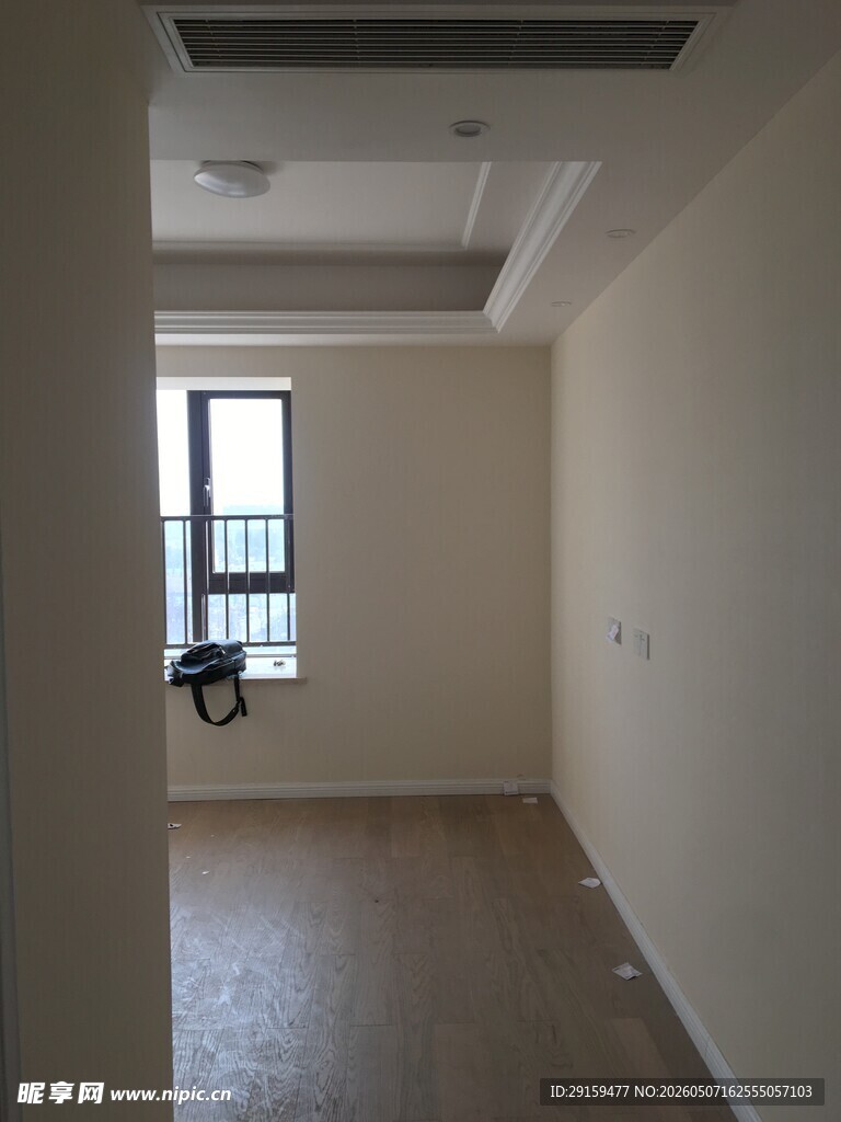 空旷毛坯房室内空间展示