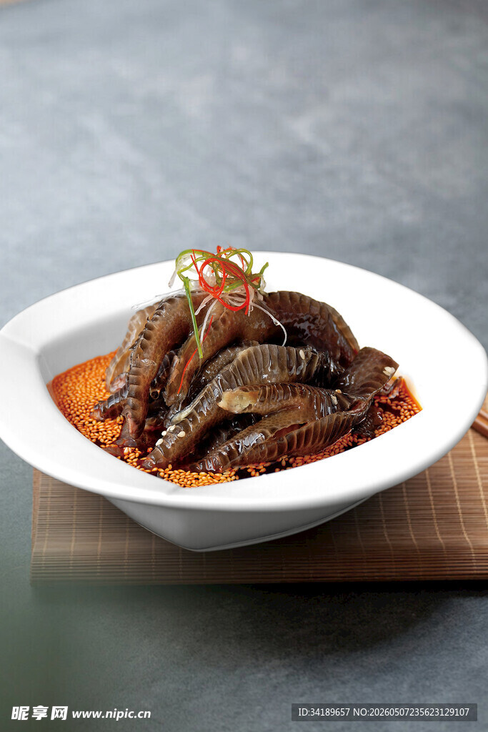 红油乌鸡脚