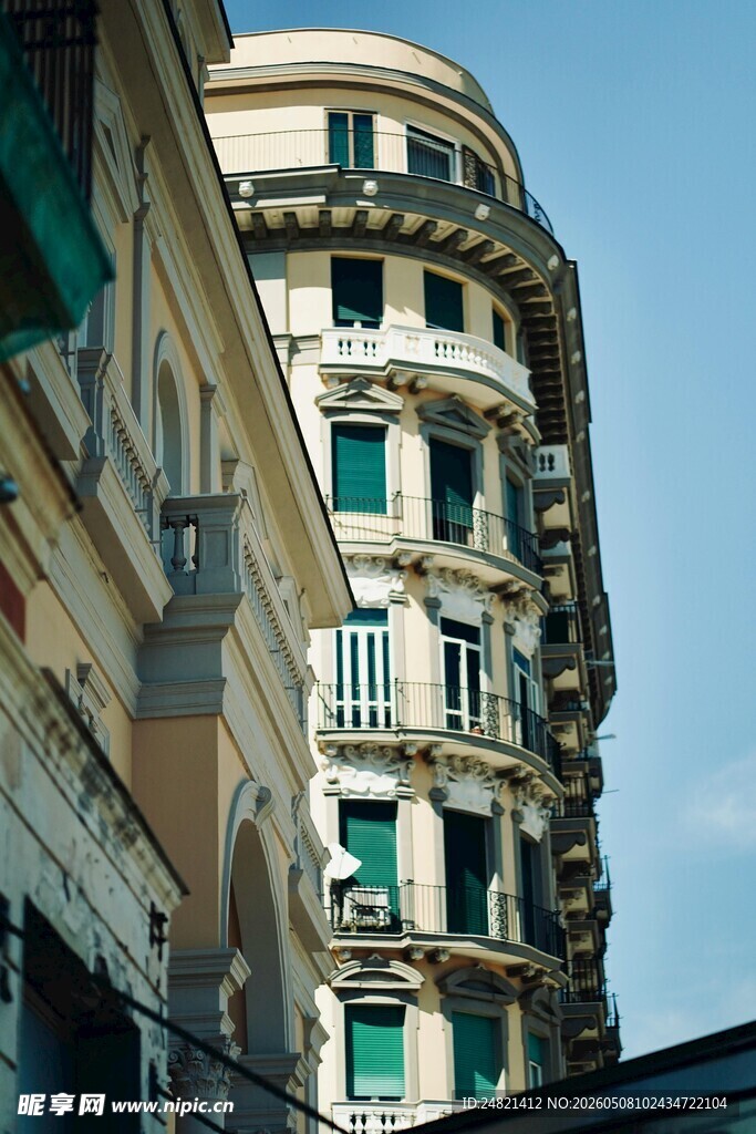 欧式转角建筑外观
