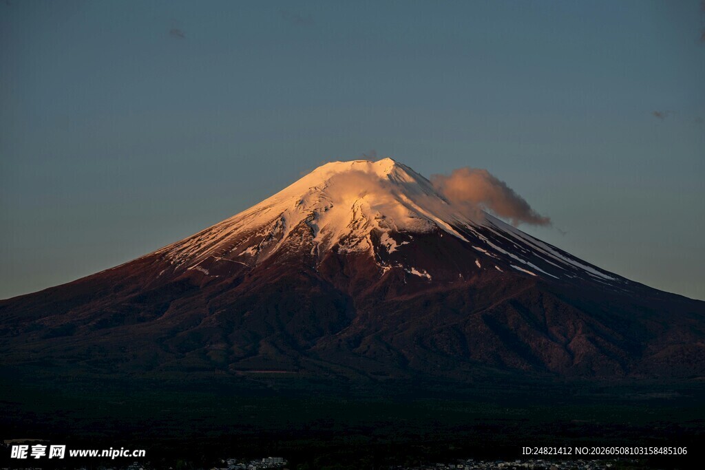 富士山壮丽日出景观
