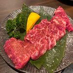 新鲜和牛肉片摆盘精致