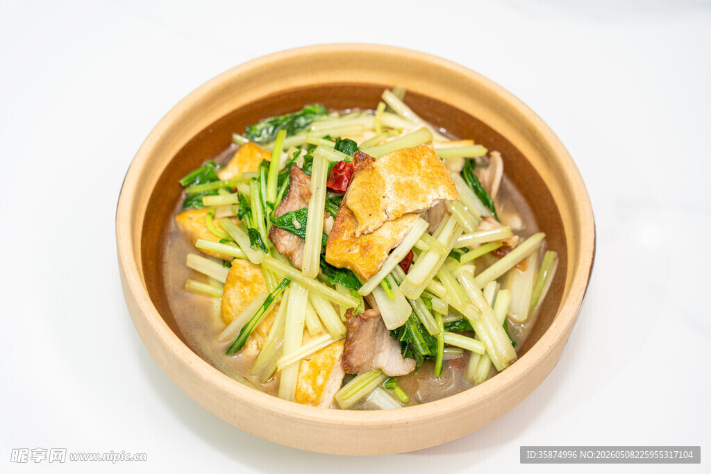 豆腐烧腊肉