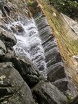 山间层叠小瀑布景观