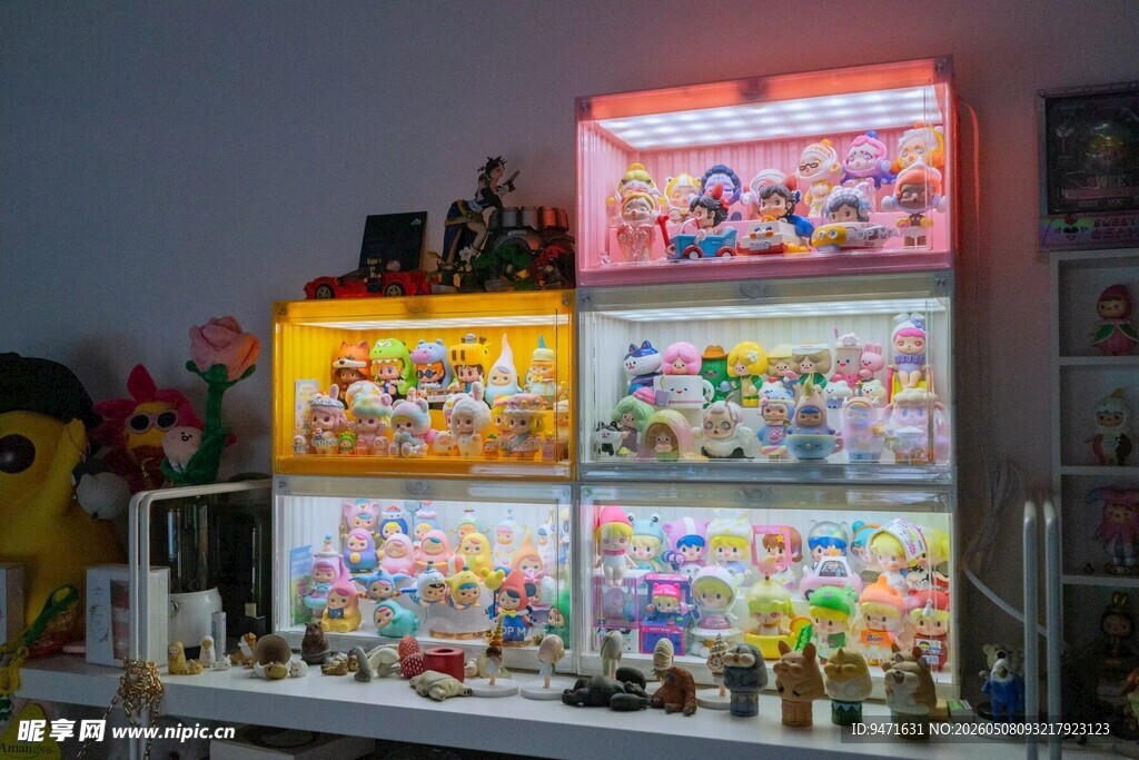 多彩手办陈列展示架