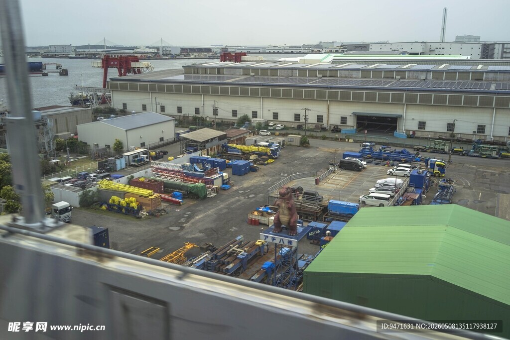 日本港口工业园区停车场