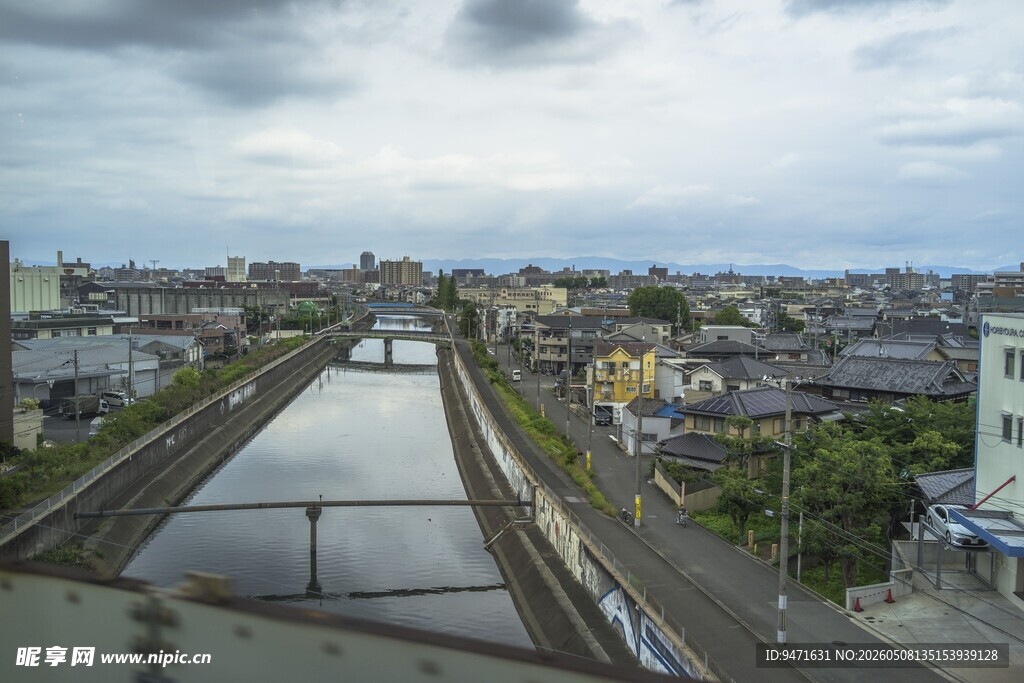 日本城市河道与铁路景观