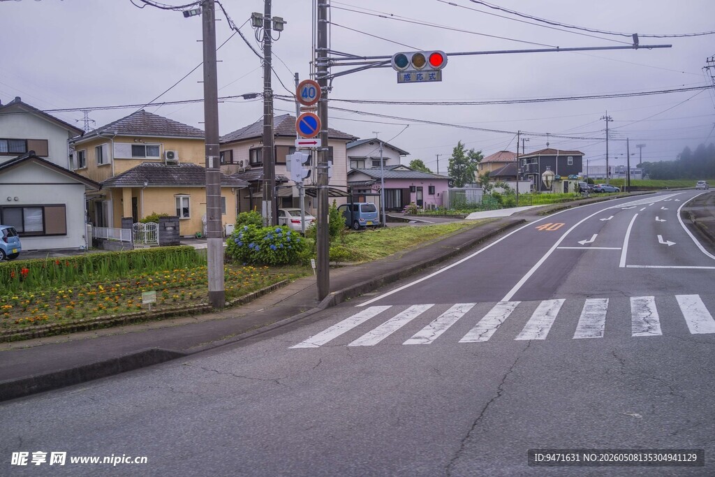 日本乡村宁静的十字路口
