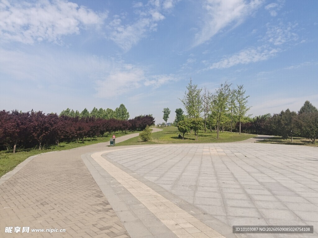 开阔广场风景