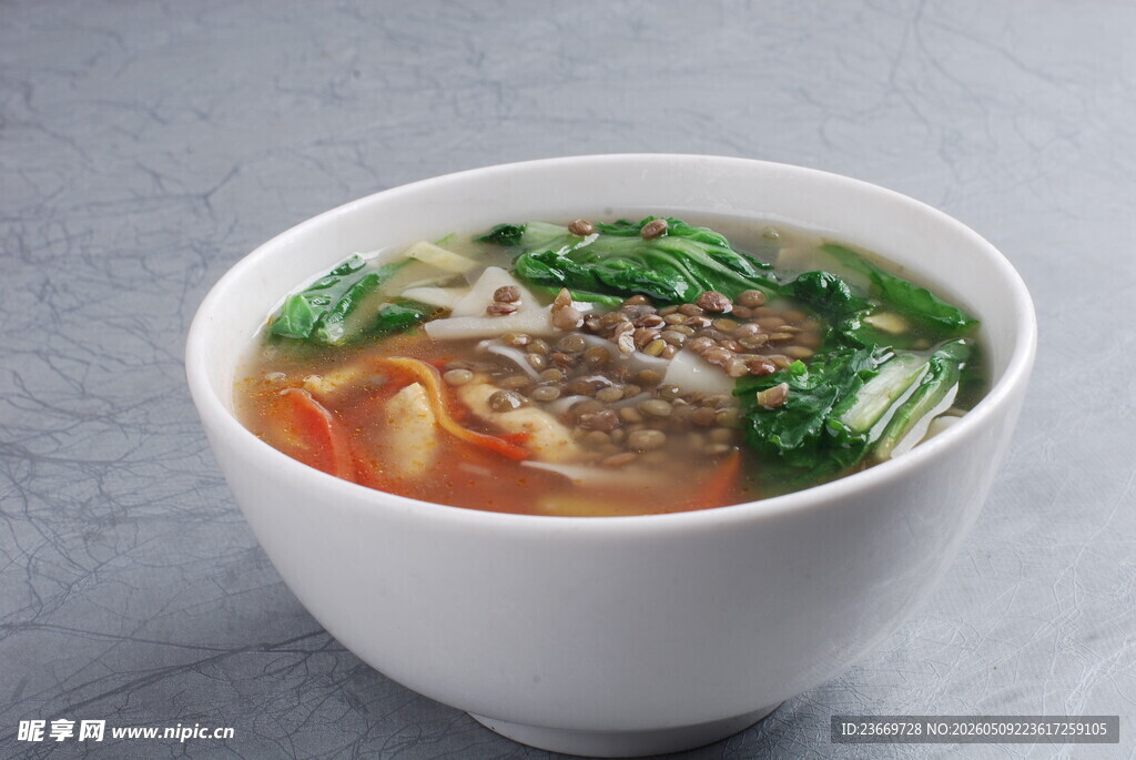 牛肉蔬菜汤营养又美味